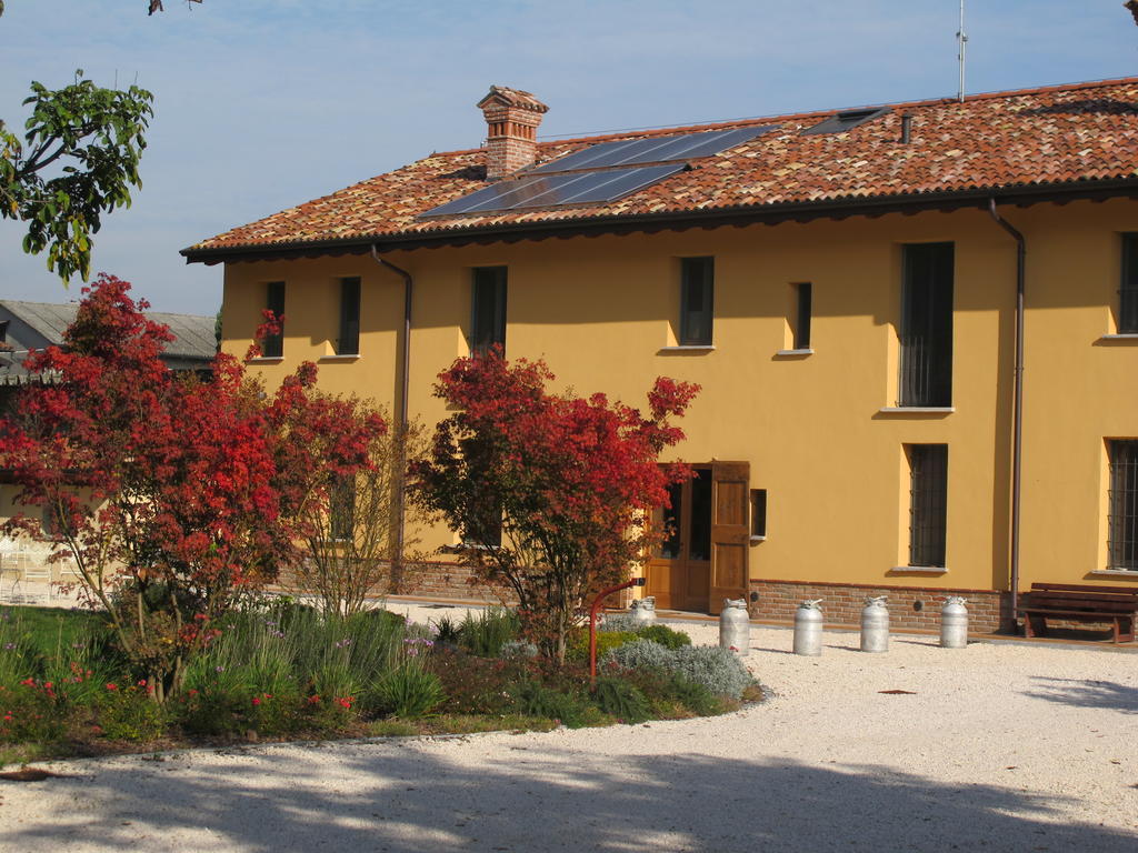 Agriturismo Cascina Pezzolo Affittacamere Lodi Esterno foto